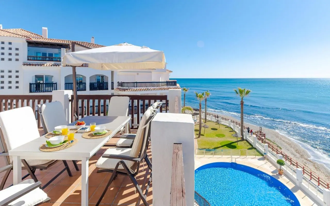 Heavenly Views From Frontline Penthouse Lejlighed Marbella