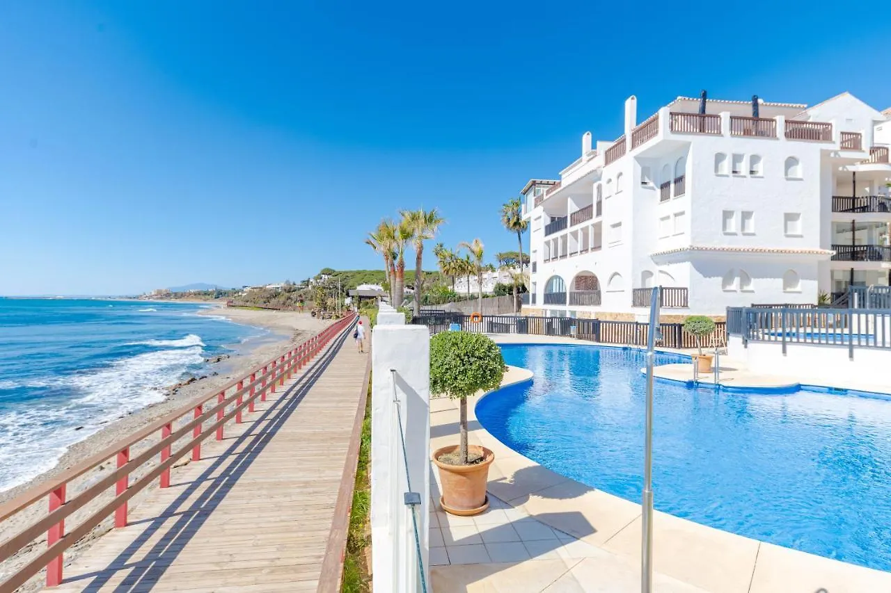Heavenly Views From Frontline Penthouse Lejlighed Marbella