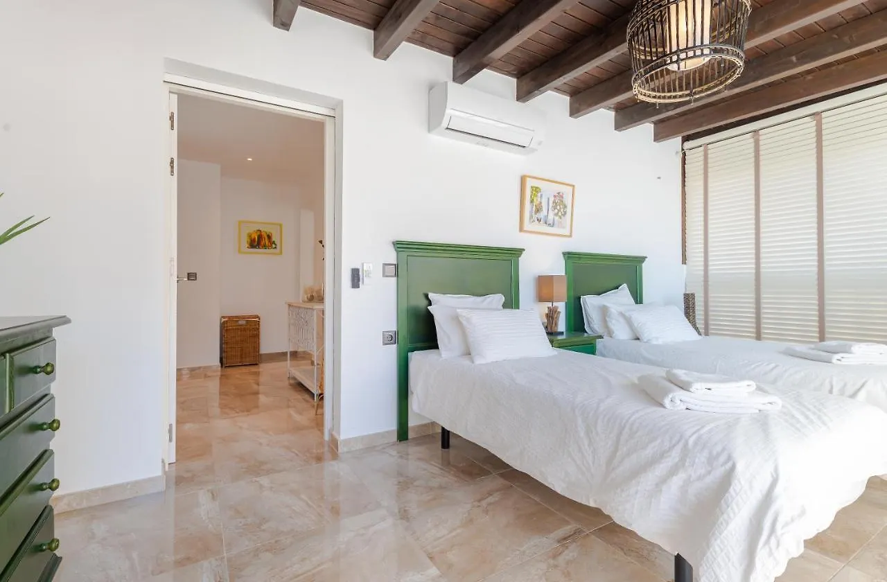 Heavenly Views From Frontline Penthouse Lejlighed Marbella